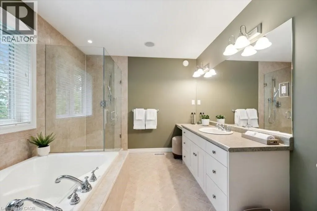 572 FALCONRIDGE Crescent