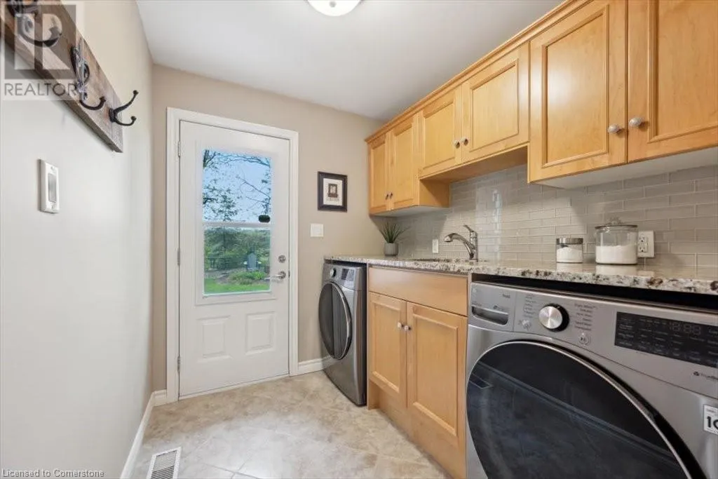 572 FALCONRIDGE Crescent