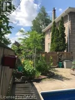 180 UNION Street W