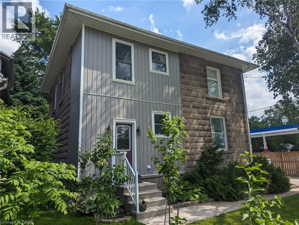 180 UNION Street W