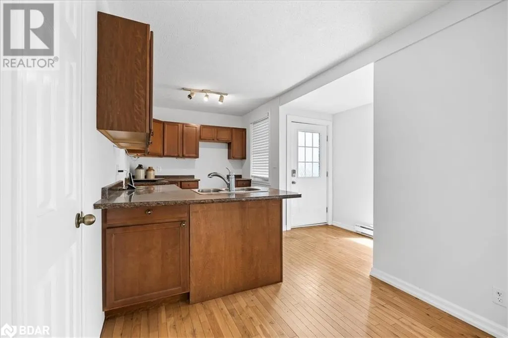 369 BALM BEACH Road W