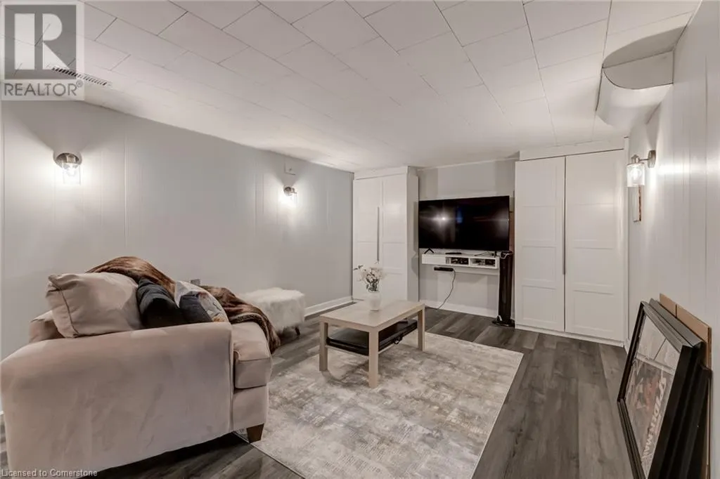 2825 GANANOQUE Drive
