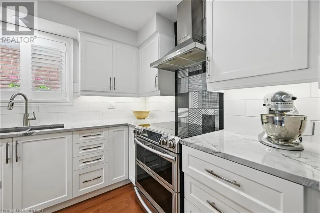 62 VALRIDGE Drive