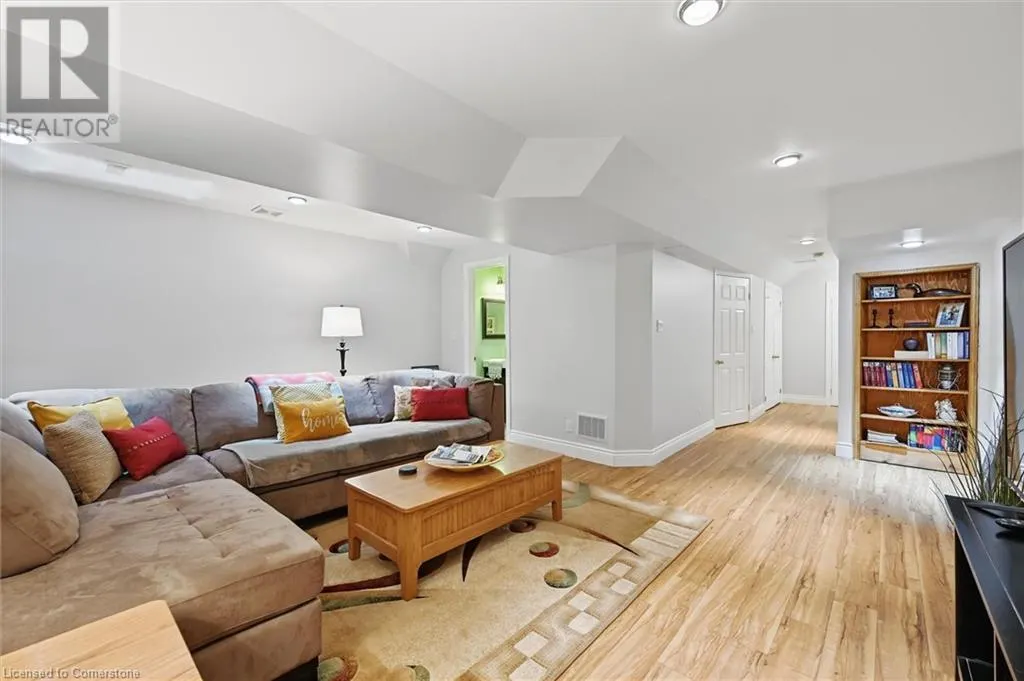 62 VALRIDGE Drive