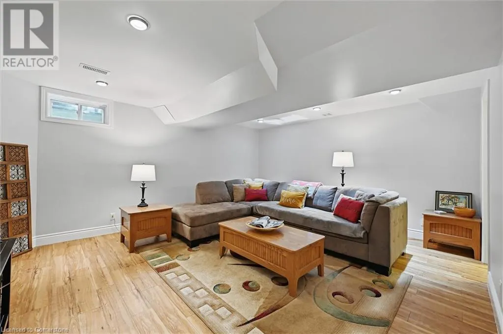 62 VALRIDGE Drive