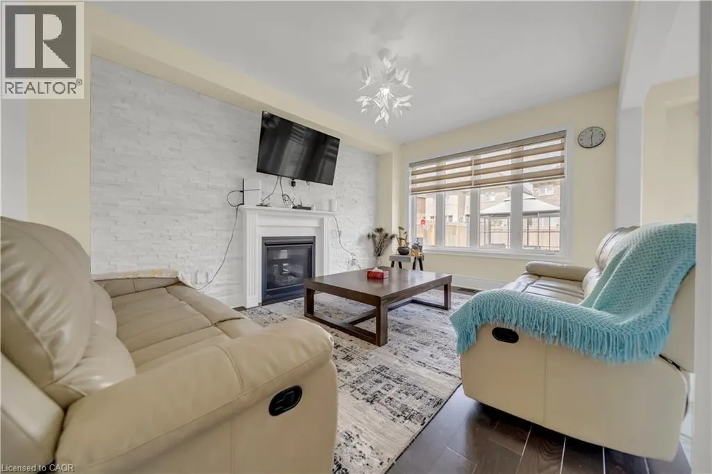 1161 UPPER THAMES Drive