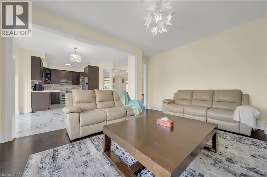 1161 UPPER THAMES Drive
