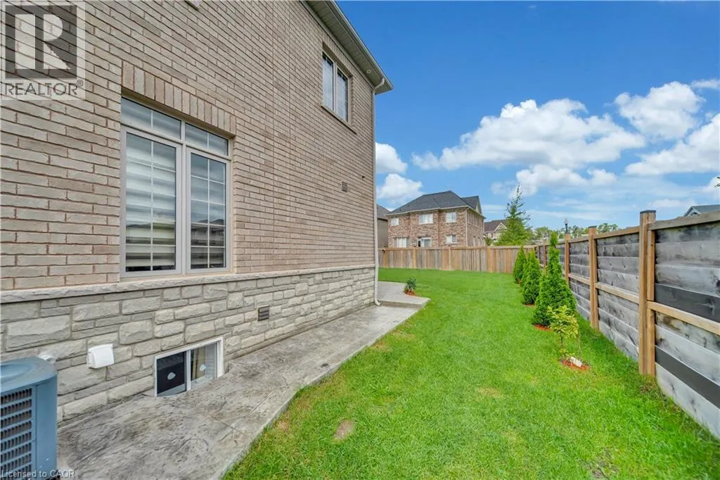 1161 UPPER THAMES Drive
