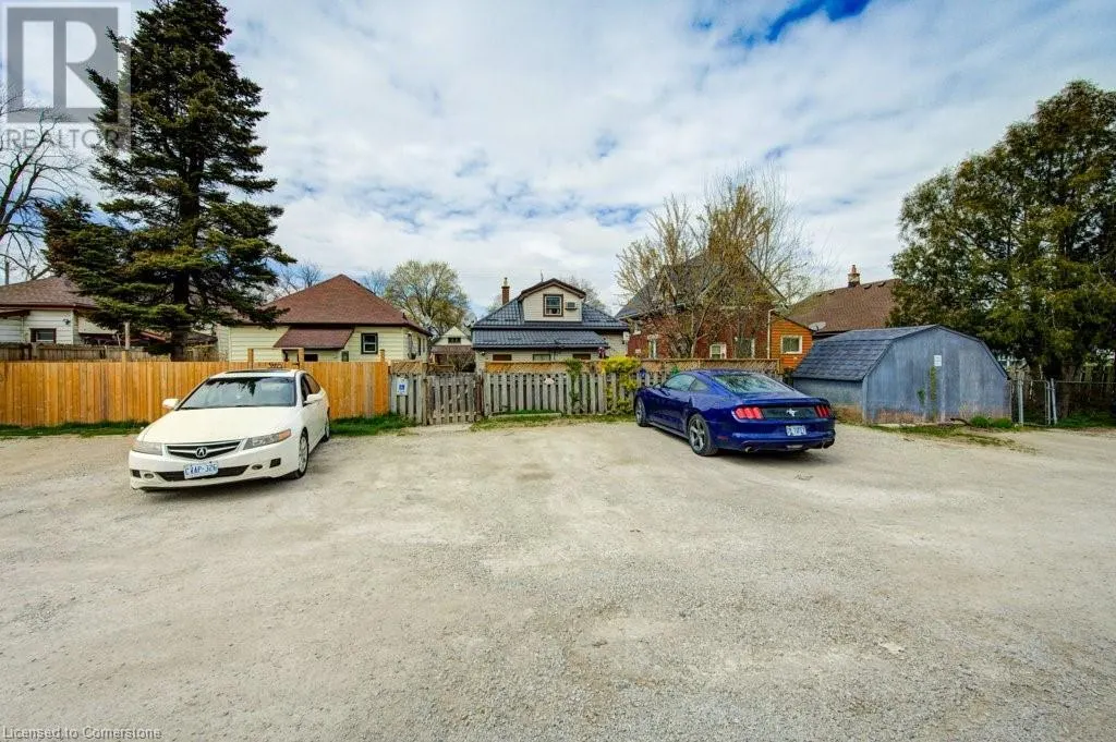 1121 TRAFALGAR Street