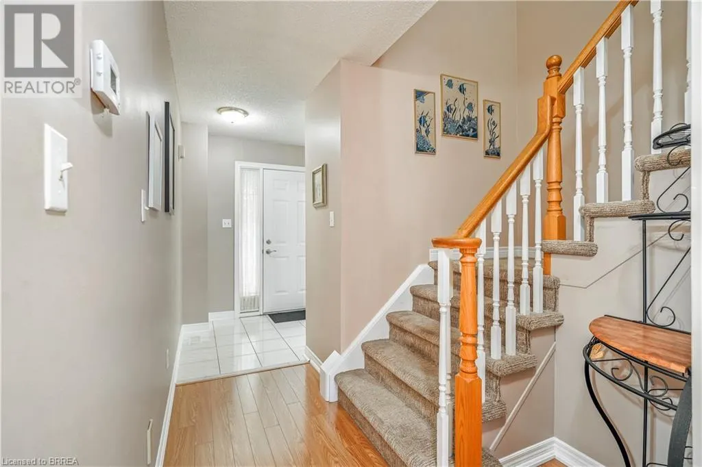4 COURTLAND Drive Unit# A, #A