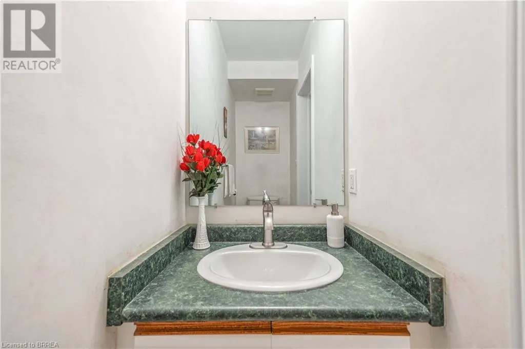 4 COURTLAND Drive Unit# A, #A