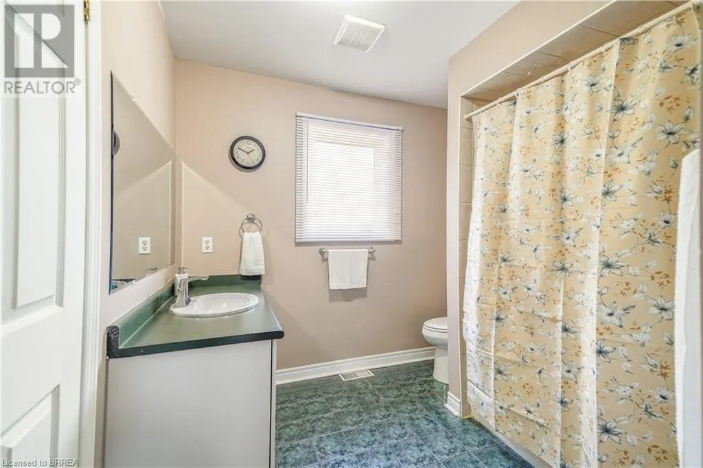 4 COURTLAND Drive Unit# A, #A