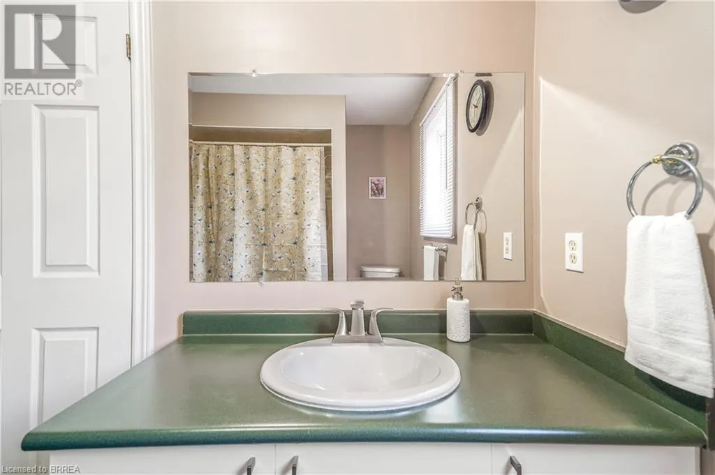 4 COURTLAND Drive Unit# A, #A