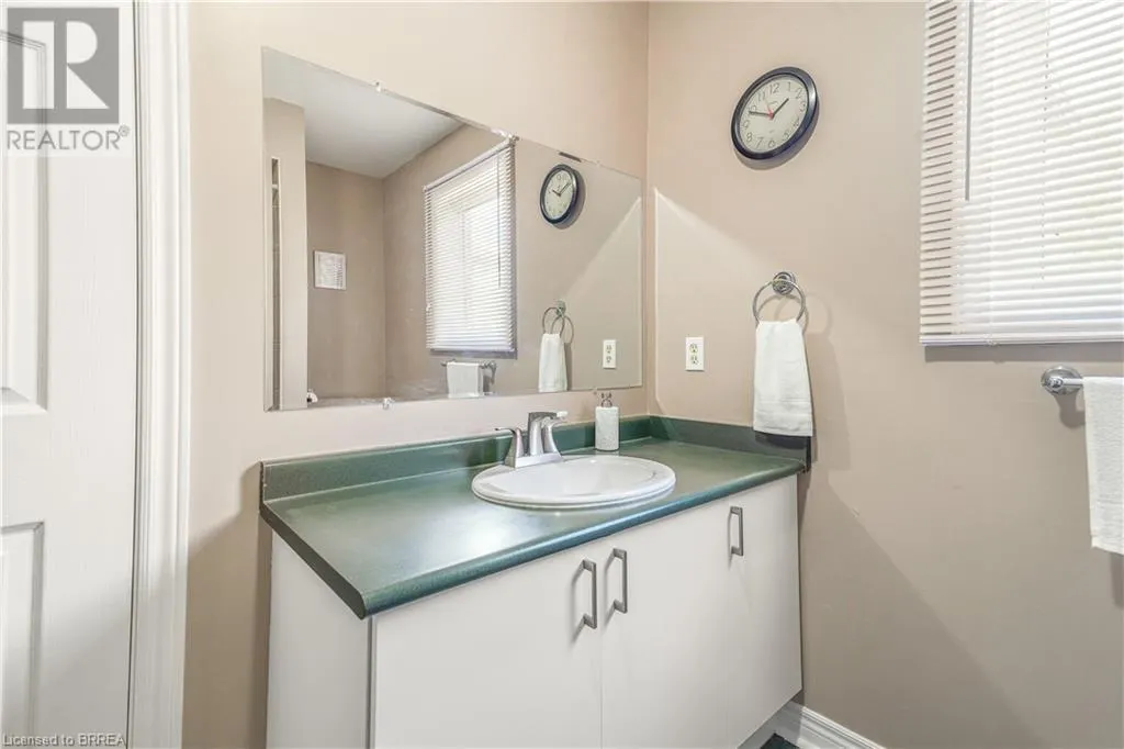 4 COURTLAND Drive Unit# A, #A