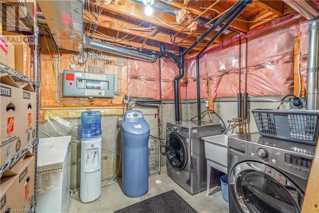 4 COURTLAND Drive Unit# A, #A
