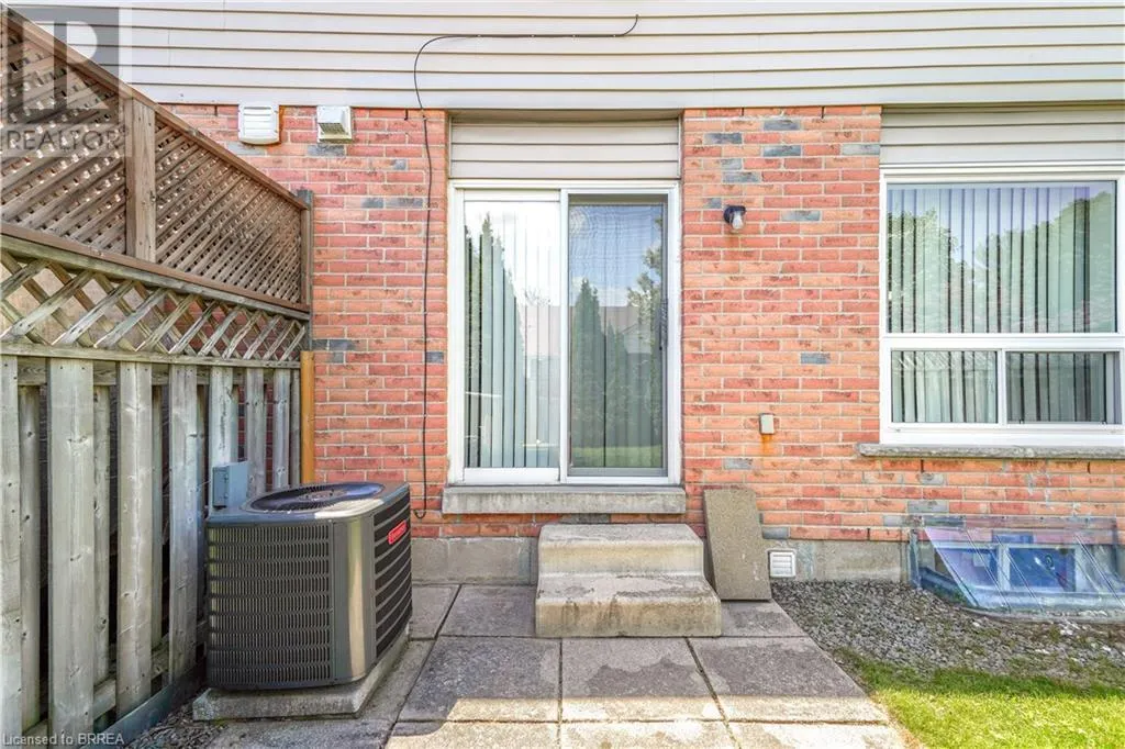 4 COURTLAND Drive Unit# A, #A