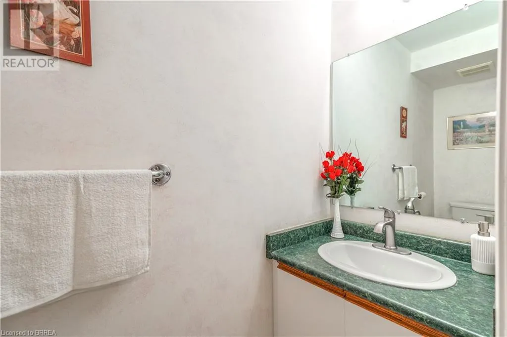 4 COURTLAND Drive Unit# A, #A