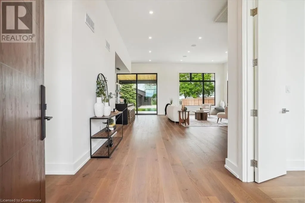 1613G LOOKOUT Street