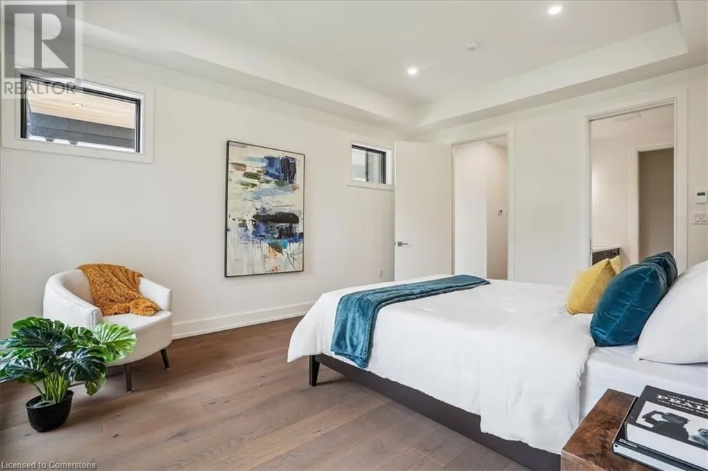 1613G LOOKOUT Street