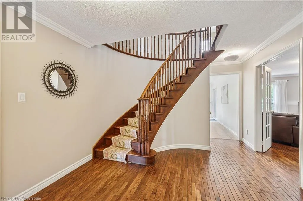 251 HICKORY Circle