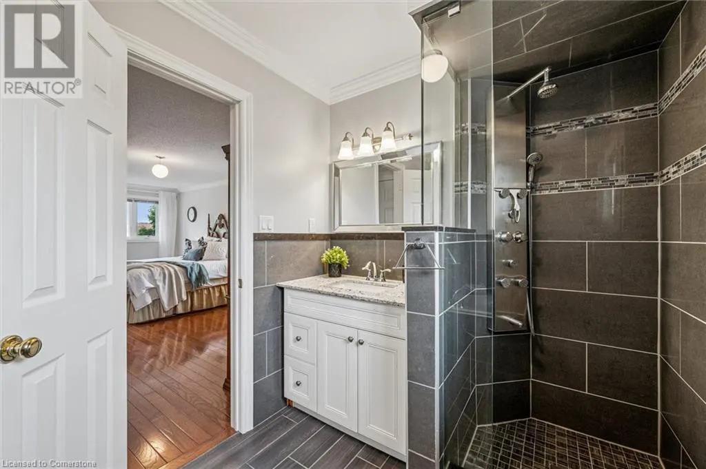 251 HICKORY Circle