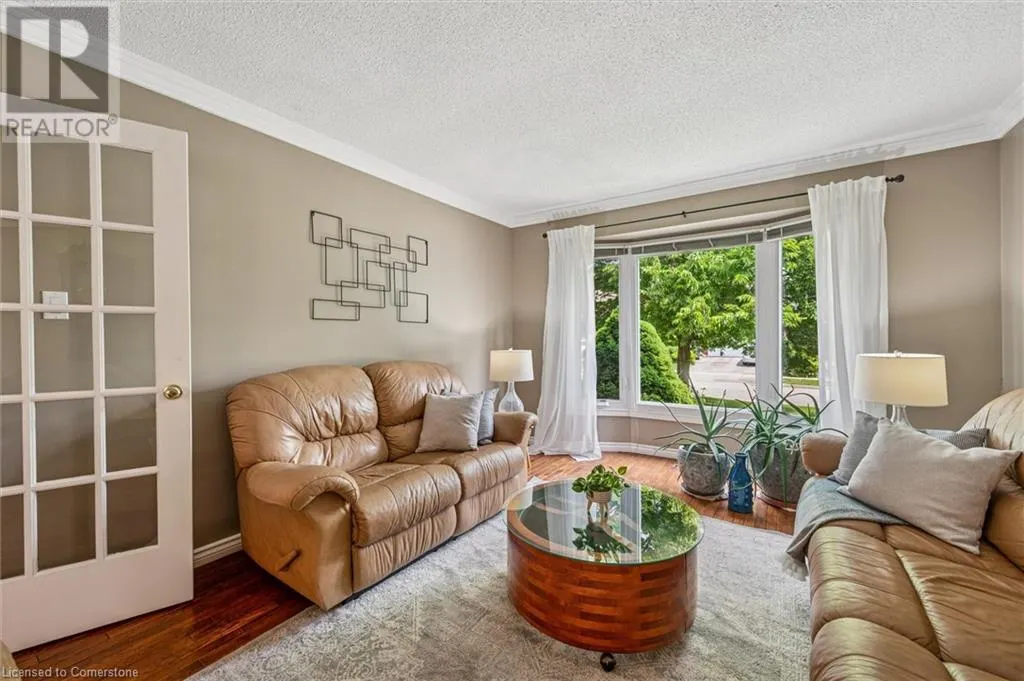 251 HICKORY Circle