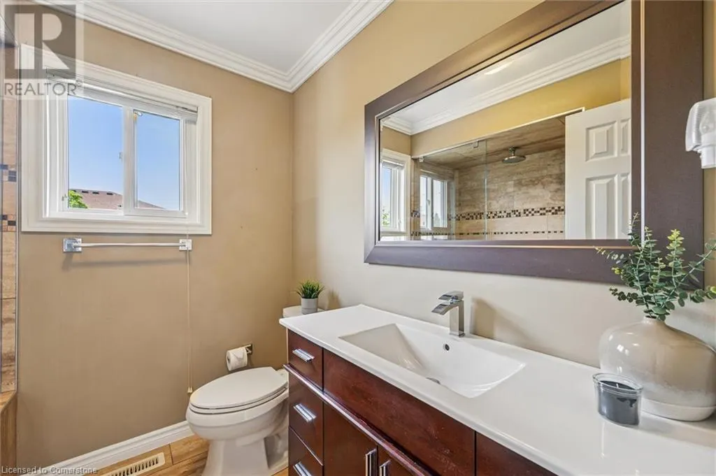251 HICKORY Circle