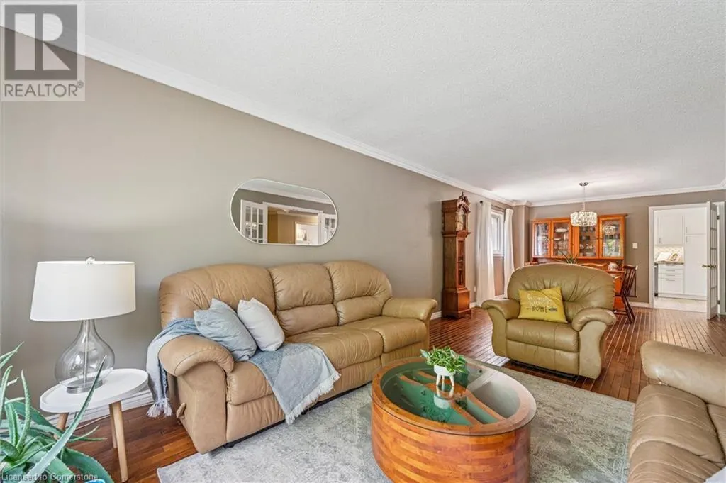 251 HICKORY Circle