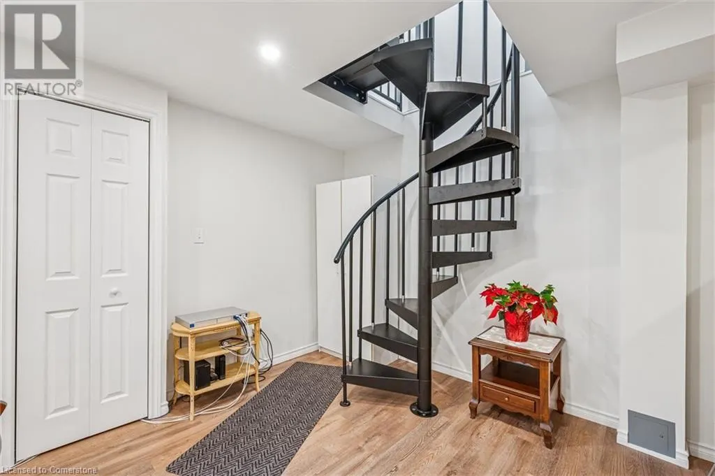 251 HICKORY Circle