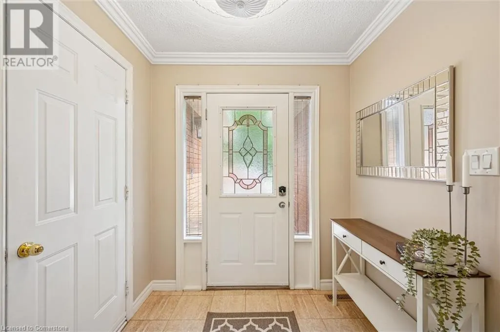 251 HICKORY Circle