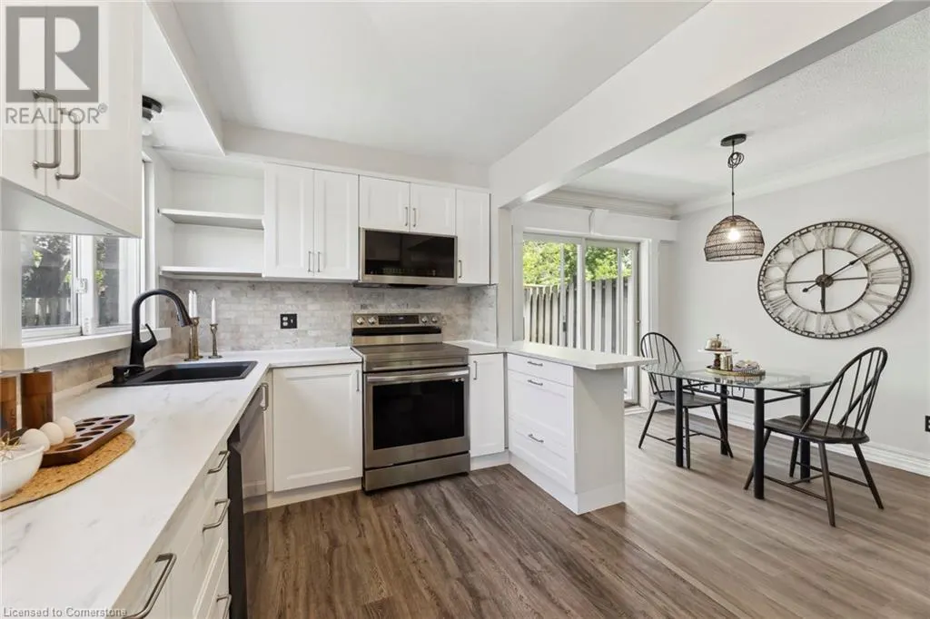 647 BALSAM Crescent