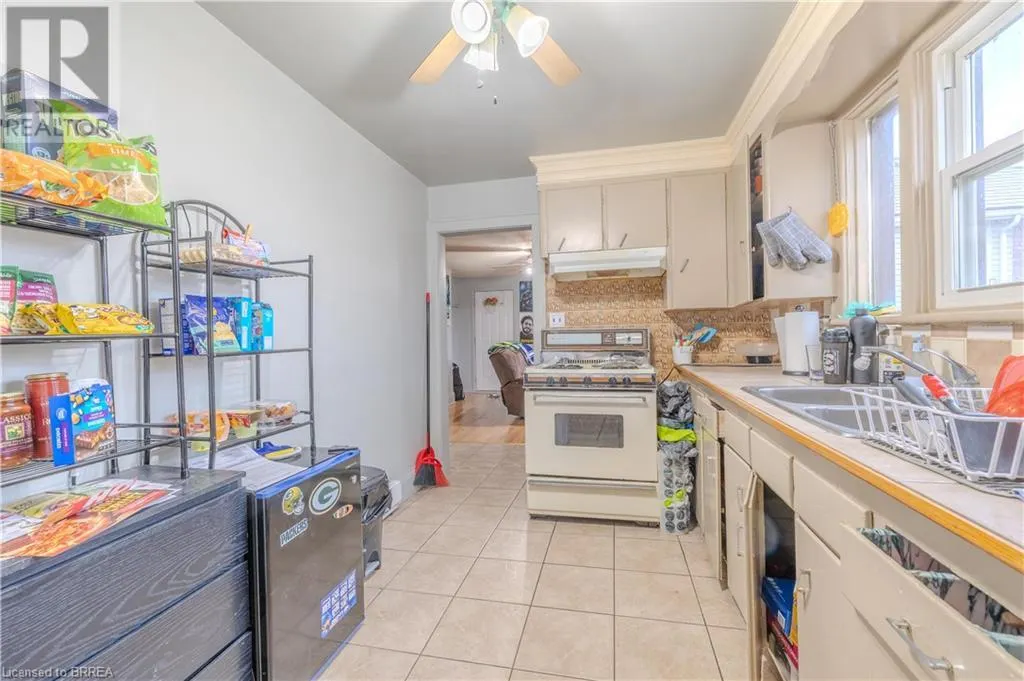 113 BRANT Avenue Unit# 4, #4