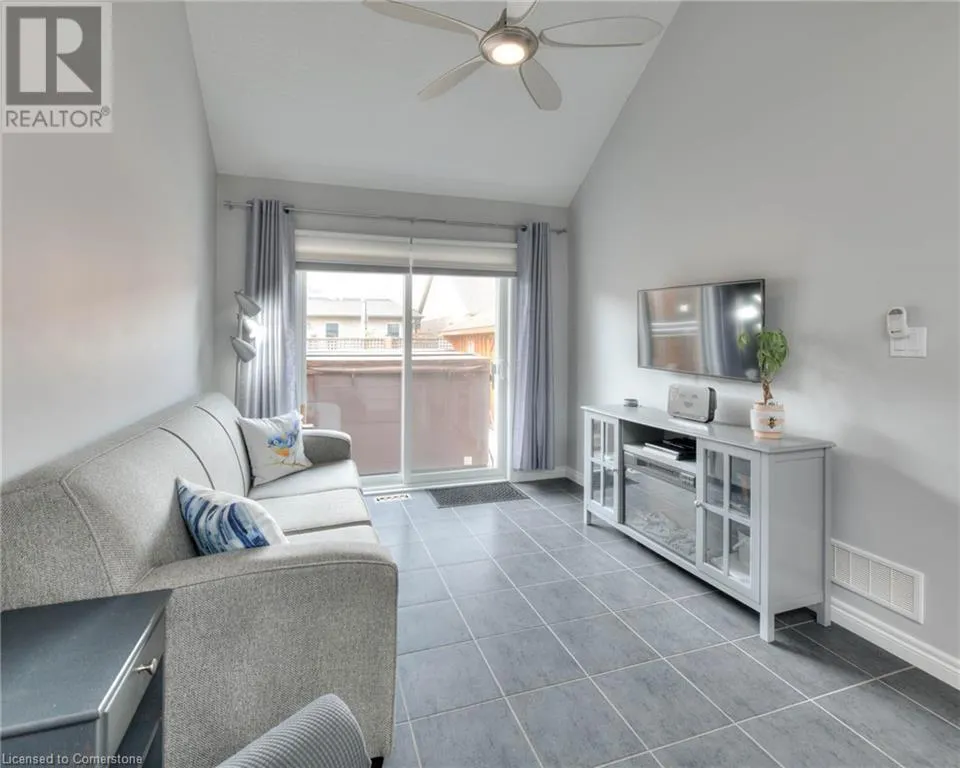 350 FINORO Crescent