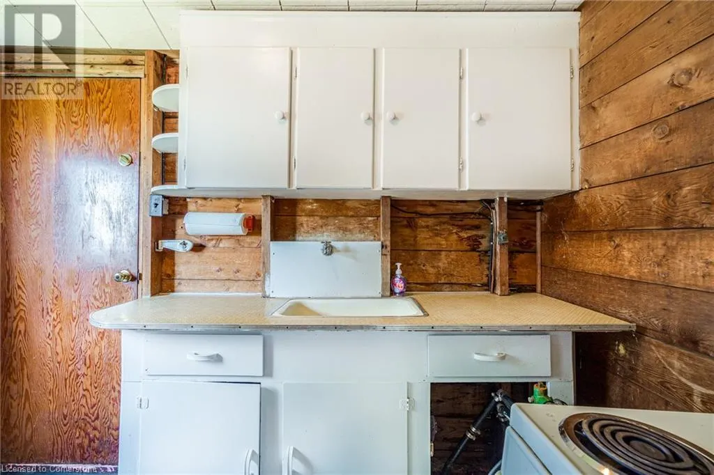 845 LAKESHORE Road