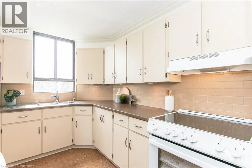 22 MARILYN Drive Unit# 508, #508