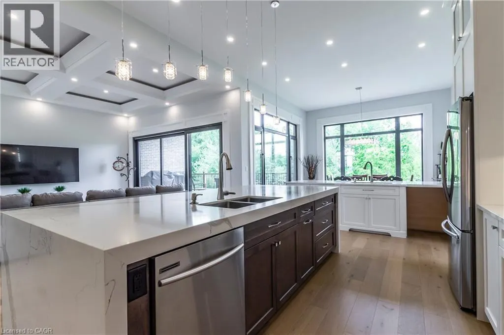 670 BISHOPSGATE Road Unit# 9, #9