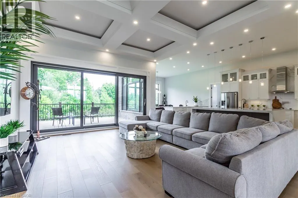 670 BISHOPSGATE Road Unit# 9, #9