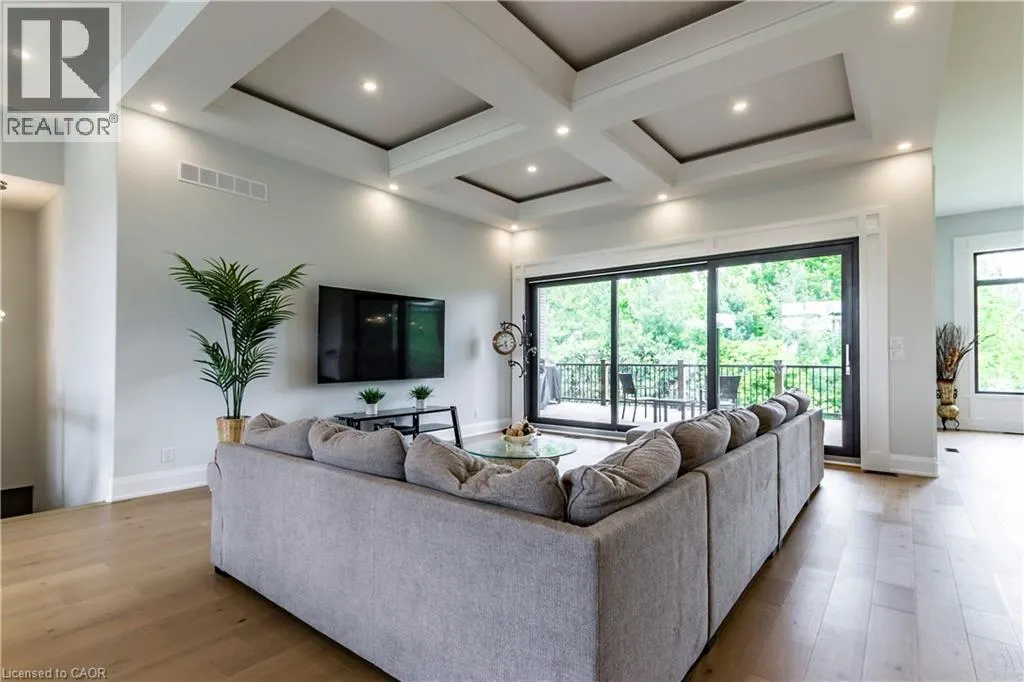 670 BISHOPSGATE Road Unit# 9, #9