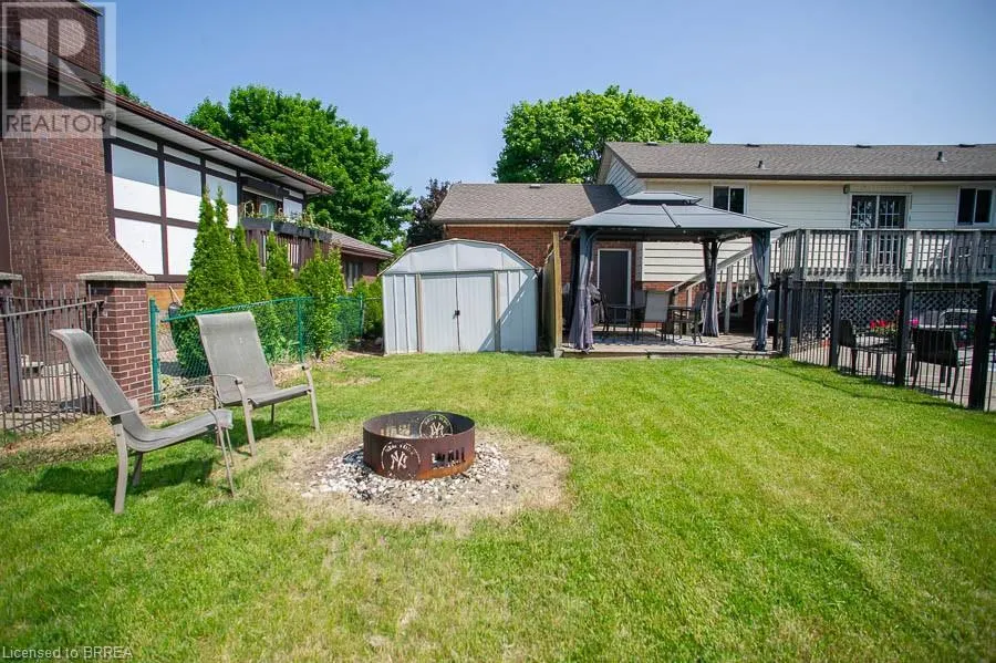 6 BERKLEY Crescent