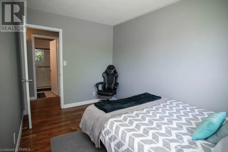 6 BERKLEY Crescent