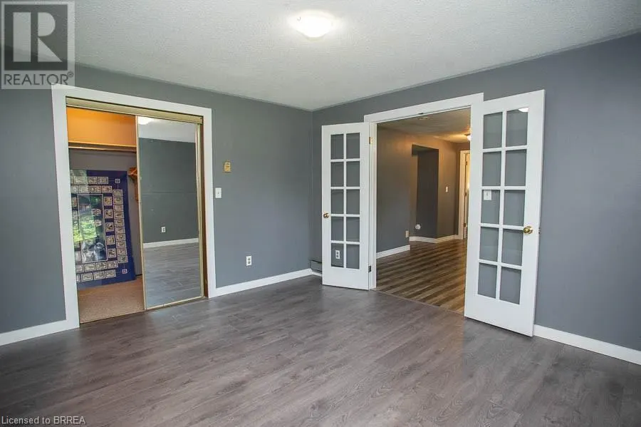 6 BERKLEY Crescent