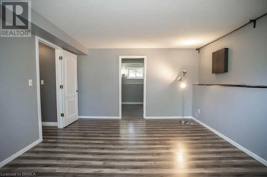 6 BERKLEY Crescent