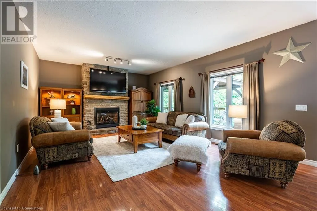 1323 8TH CONCESSION Road W
