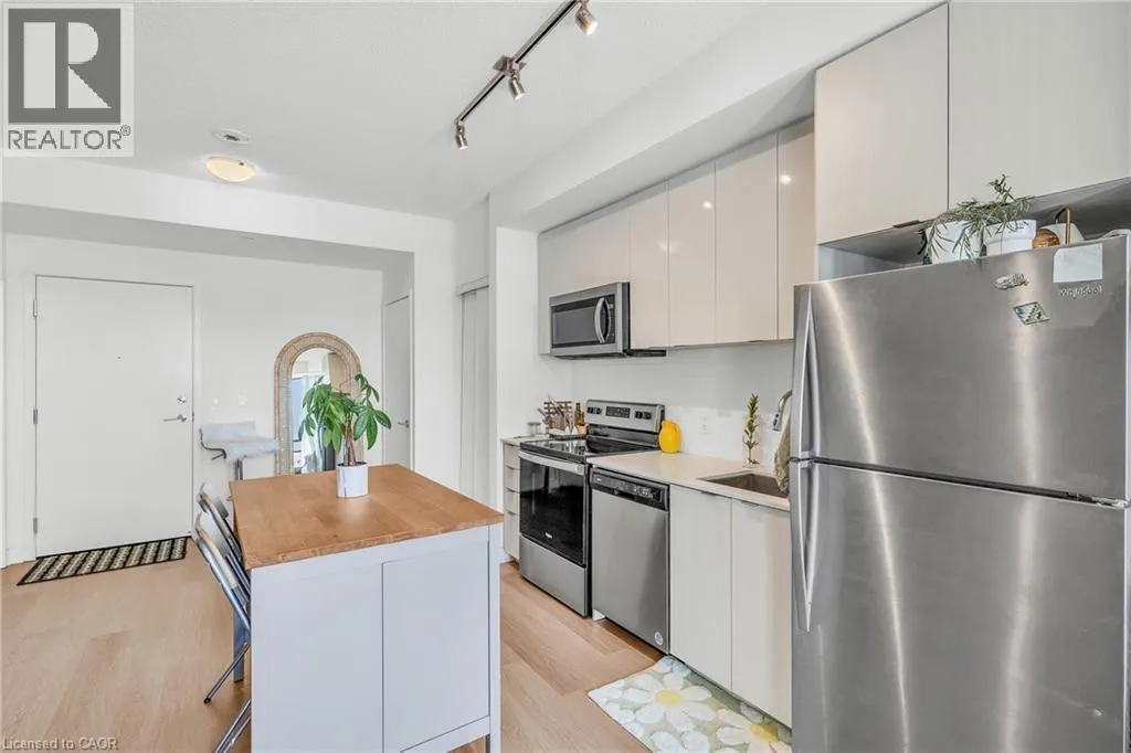 859 THE QUEENSWAY Unit# 412, #412