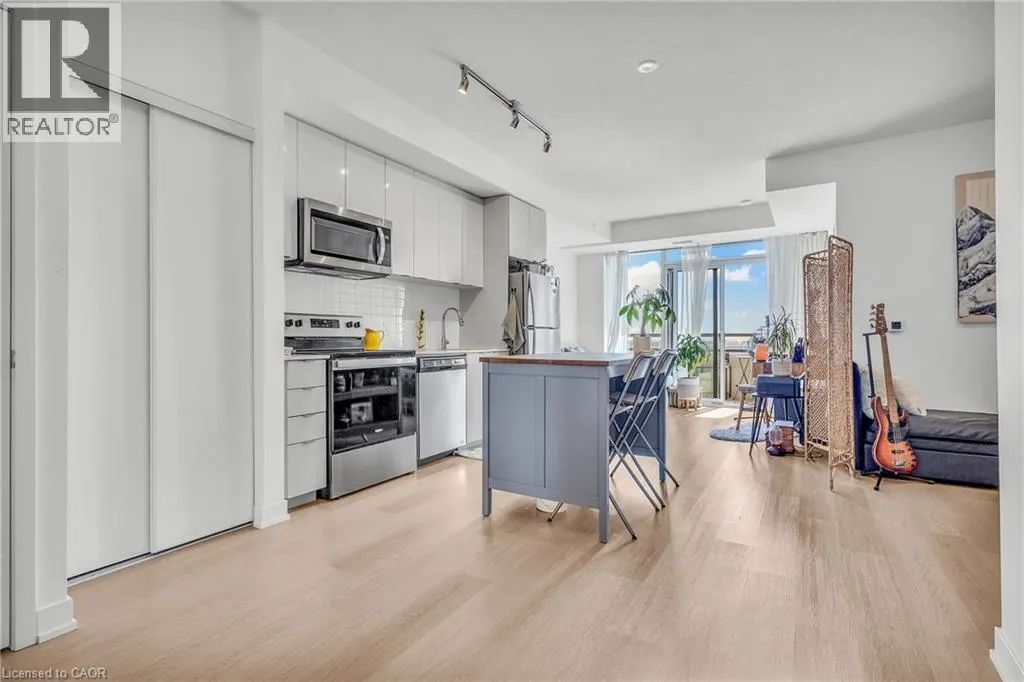859 THE QUEENSWAY Unit# 412, #412
