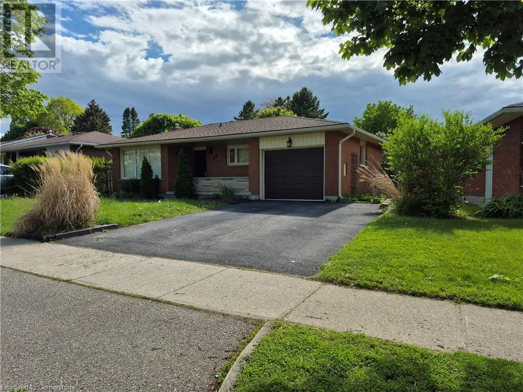 37 MONTCALM Drive