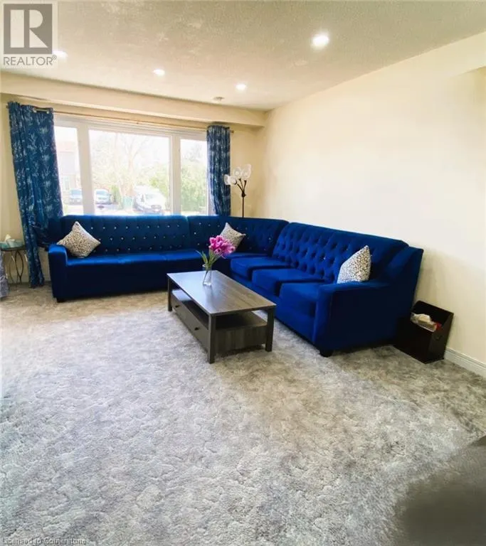 70 GRISELDA Crescent
