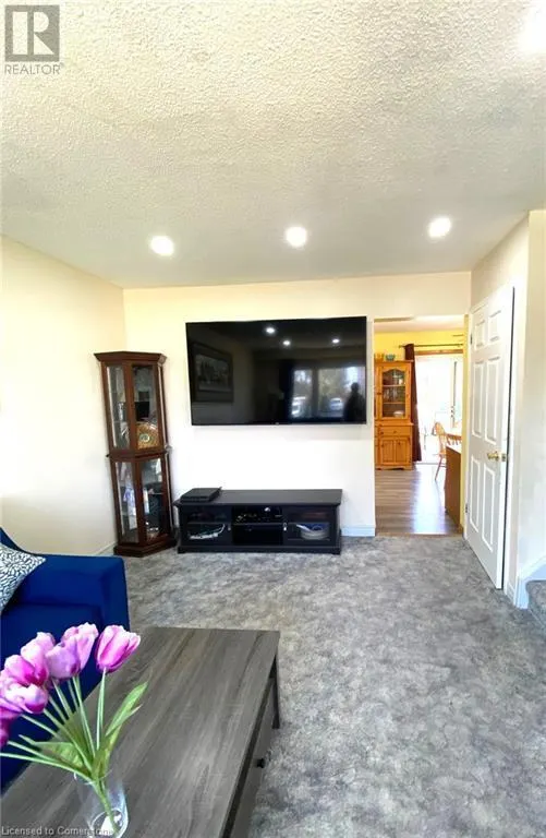 70 GRISELDA Crescent