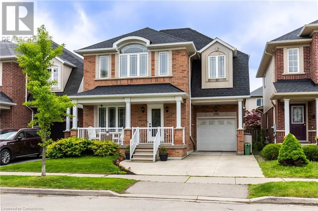 233 SPRINGVALLEY Crescent