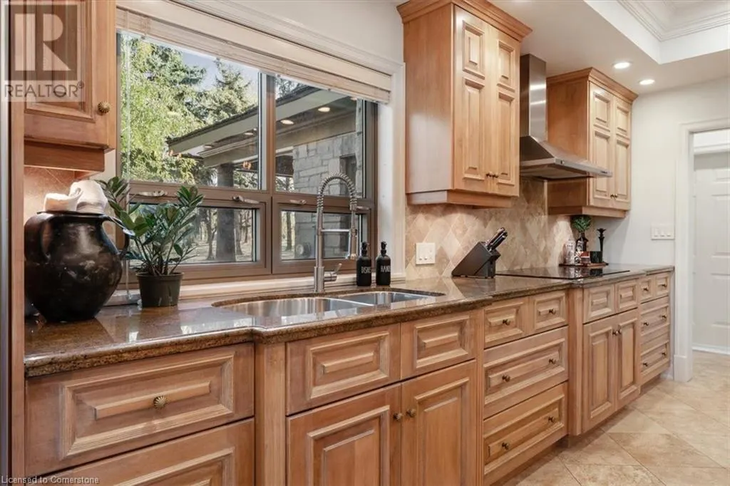 90 RIDGE Road W
